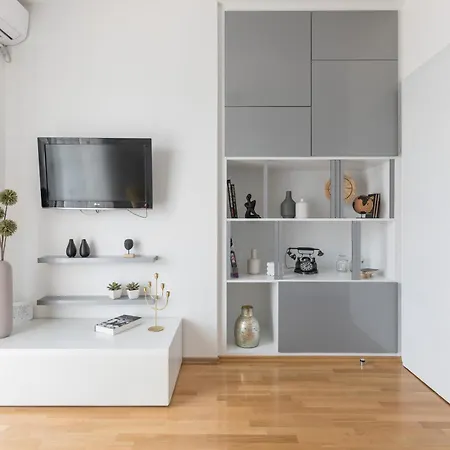 Apartment Place *