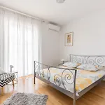 Place * Split